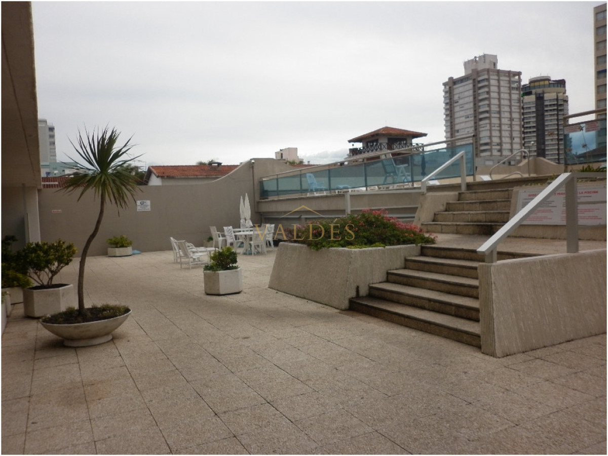 Apartamento ID.3835 - Apartamento en venta  de dos dormitorios en Punta del Este