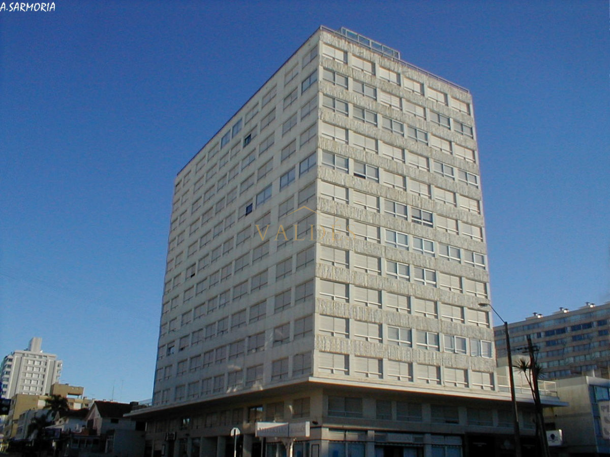 Apartamento ID.3835 - Apartamento en venta  de dos dormitorios en Punta del Este