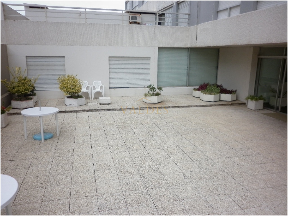 Apartamento ID.3835 - Apartamento en venta  de dos dormitorios en Punta del Este