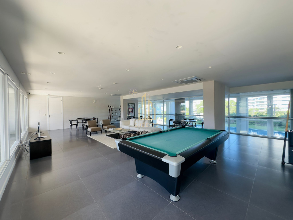 Apartamento ID.105 - Penthouse en VENTA, 3 dormitorios en suite + Dependencia, vista 180°.