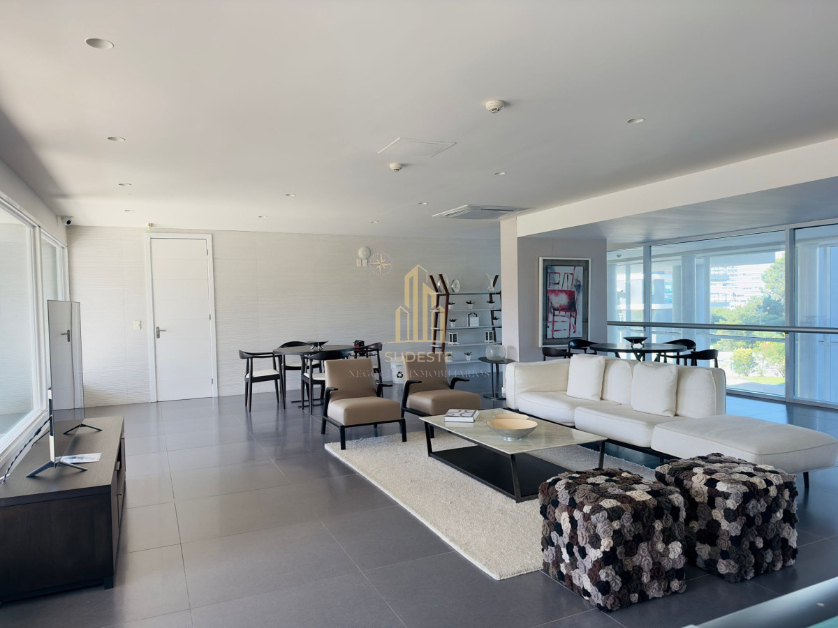 Apartamento ID.105 - Penthouse en VENTA, 3 dormitorios en suite + Dependencia, vista 180°.