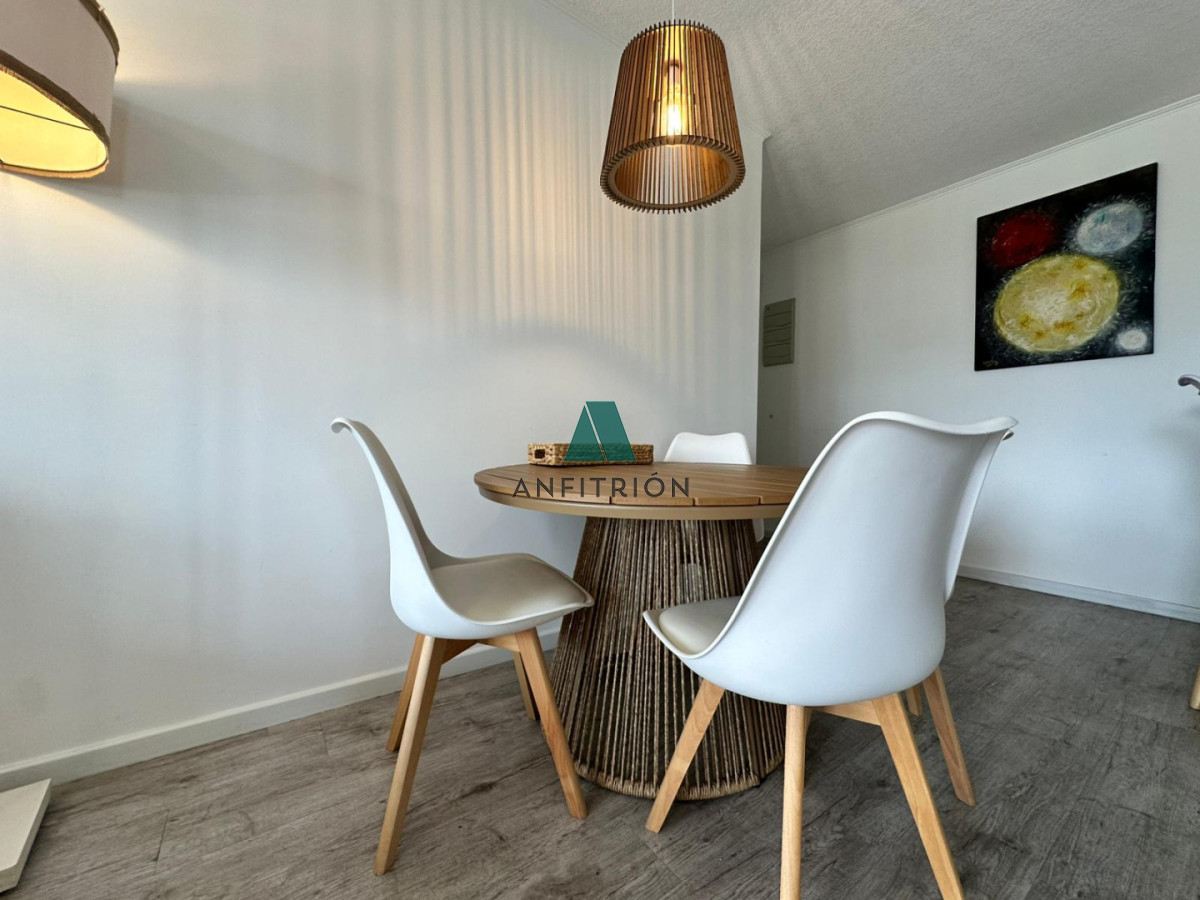 Apartamento ID.183 - Apartamento de dos dormitorios en venta en Punta del Este.-