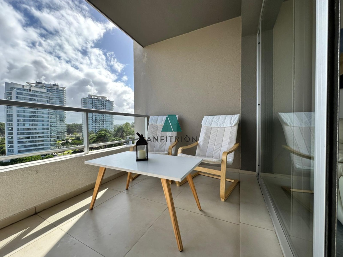 Apartamento ID.183 - Apartamento de dos dormitorios en venta en Punta del Este.-
