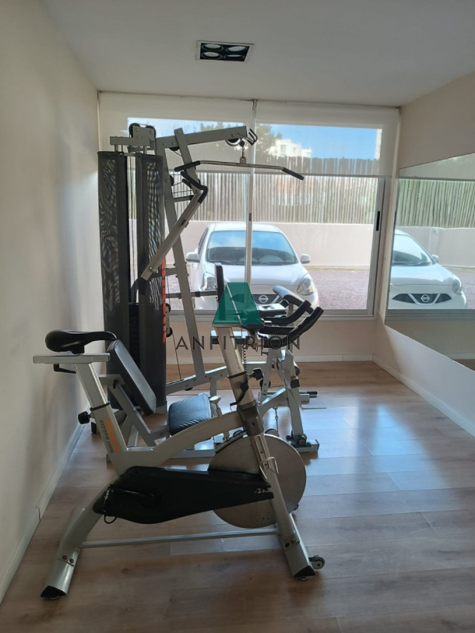 Apartamento ID.183 - Apartamento de dos dormitorios en venta en Punta del Este.-