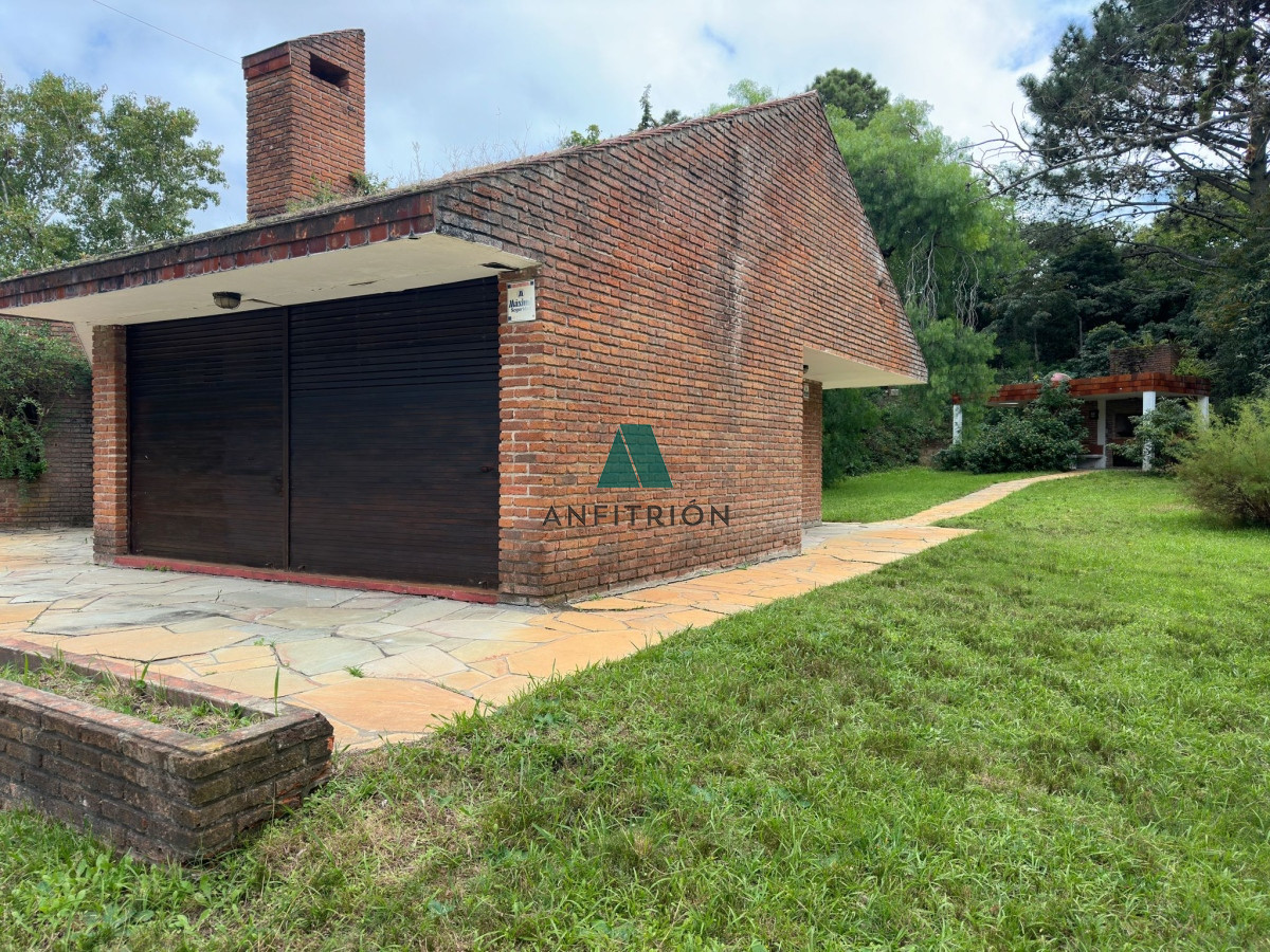 Apartamento ID.123 - Venta de casa de 3 dormitorios en Punta del Este 