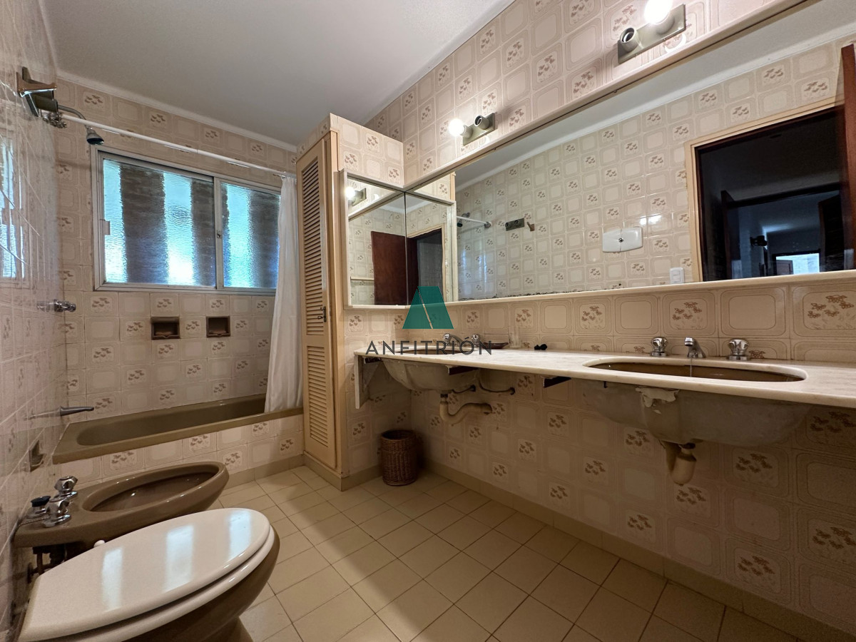 Apartamento ID.123 - Venta de casa de 3 dormitorios en Punta del Este 