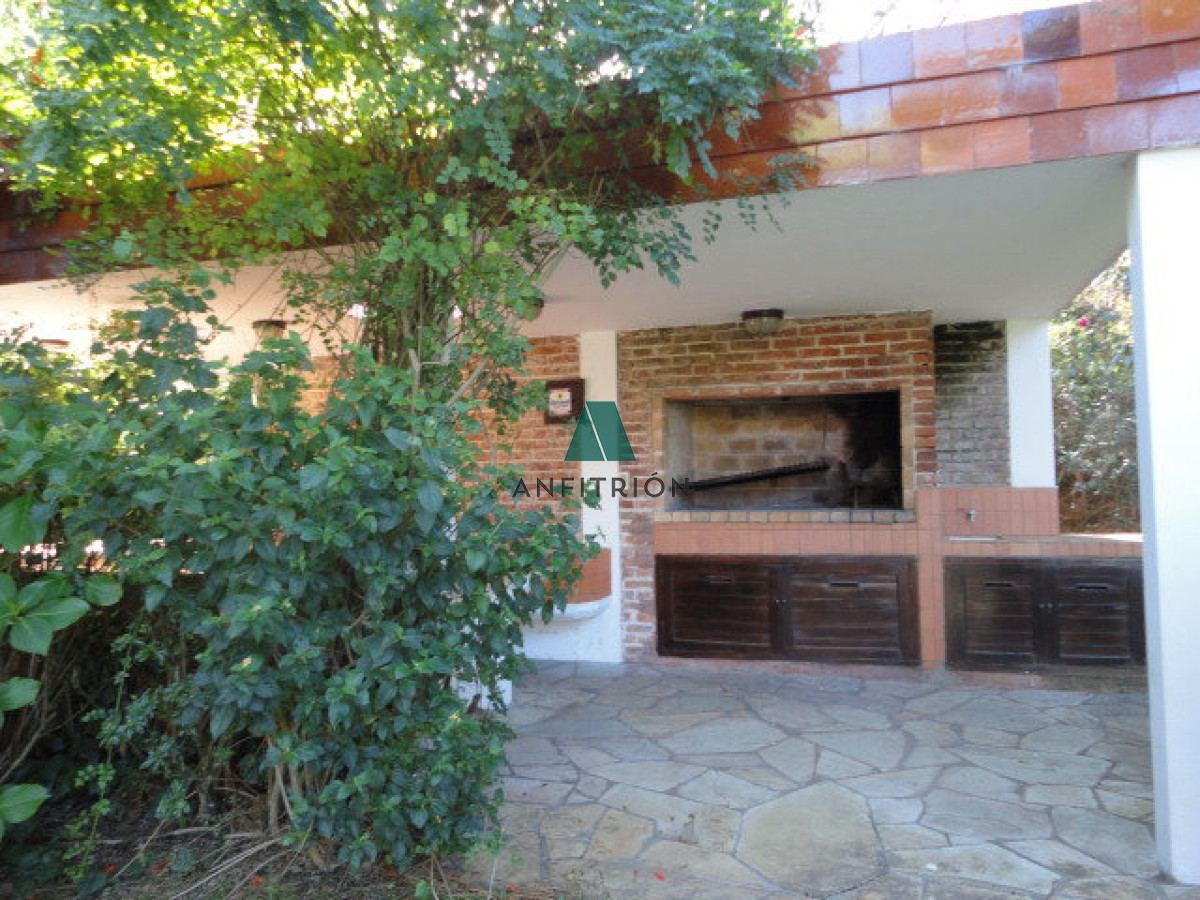 Apartamento ID.123 - Venta de casa de 3 dormitorios en Punta del Este 