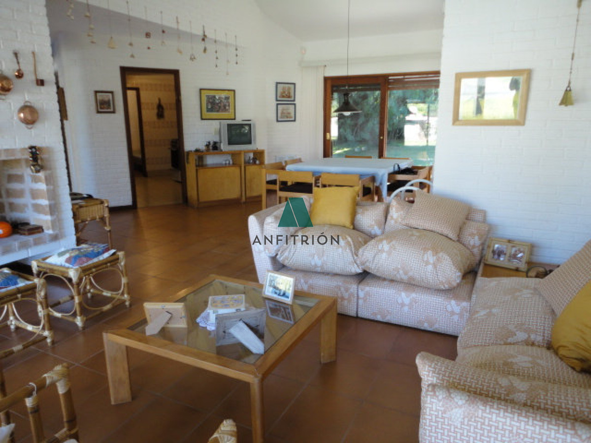 Apartamento ID.123 - Venta de casa de 3 dormitorios en Punta del Este 