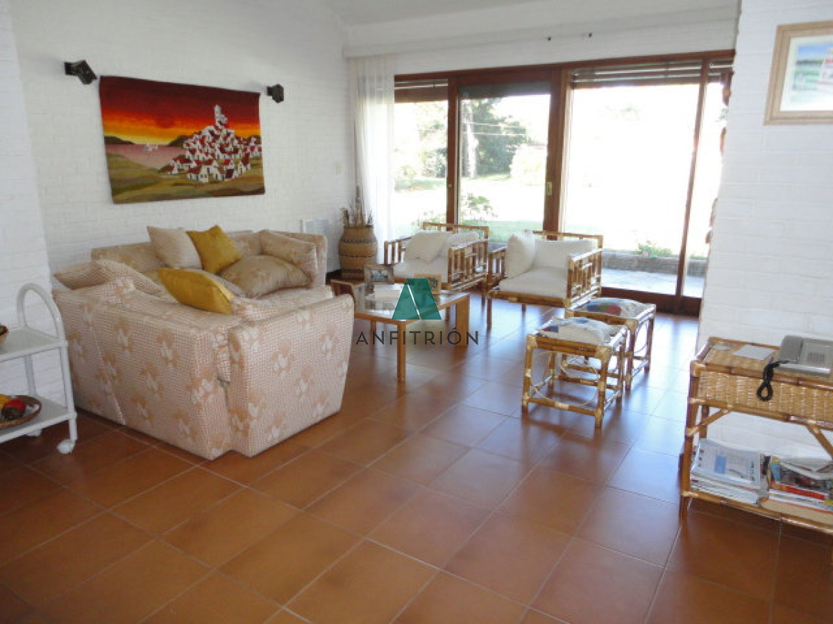 Apartamento ID.123 - Venta de casa de 3 dormitorios en Punta del Este 