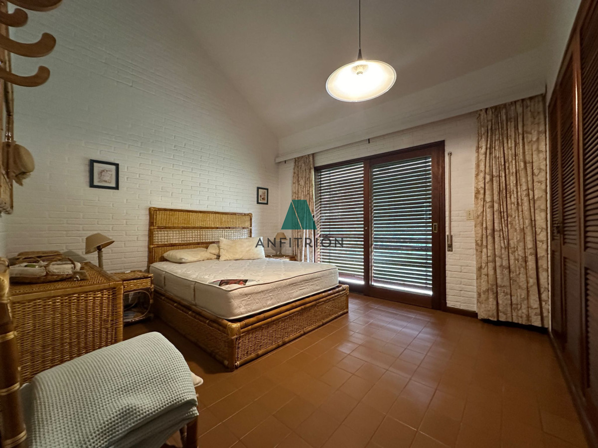 Apartamento ID.123 - Venta de casa de 3 dormitorios en Punta del Este 