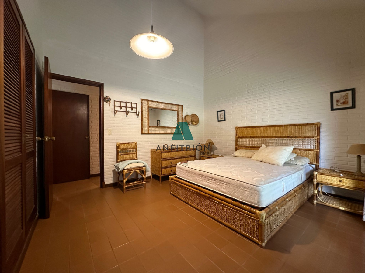 Apartamento ID.123 - Venta de casa de 3 dormitorios en Punta del Este 