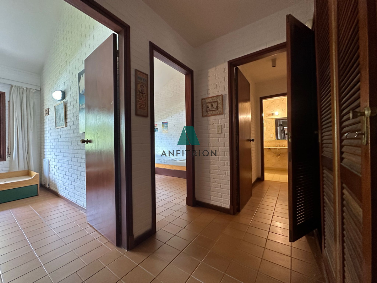 Apartamento ID.123 - Venta de casa de 3 dormitorios en Punta del Este 