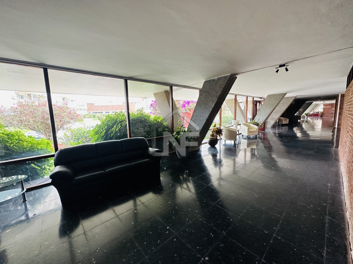 Apartamento ID.253 - Apartamento de 2 dormitorios, reciclado, en Venta y alquiler, en Punta del Este
