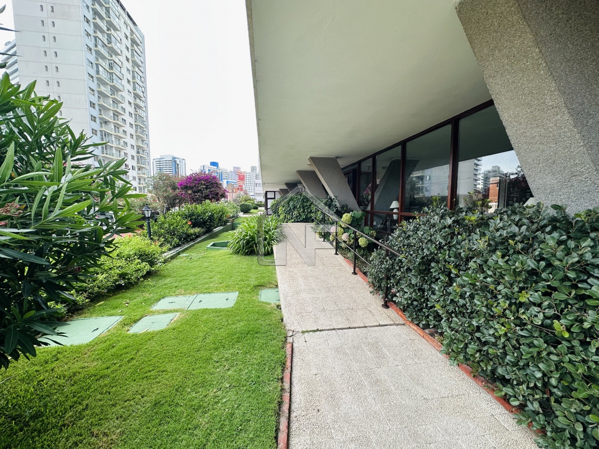 Apartamento ID.253 - Apartamento de 2 dormitorios, reciclado, en Venta y alquiler, en Punta del Este