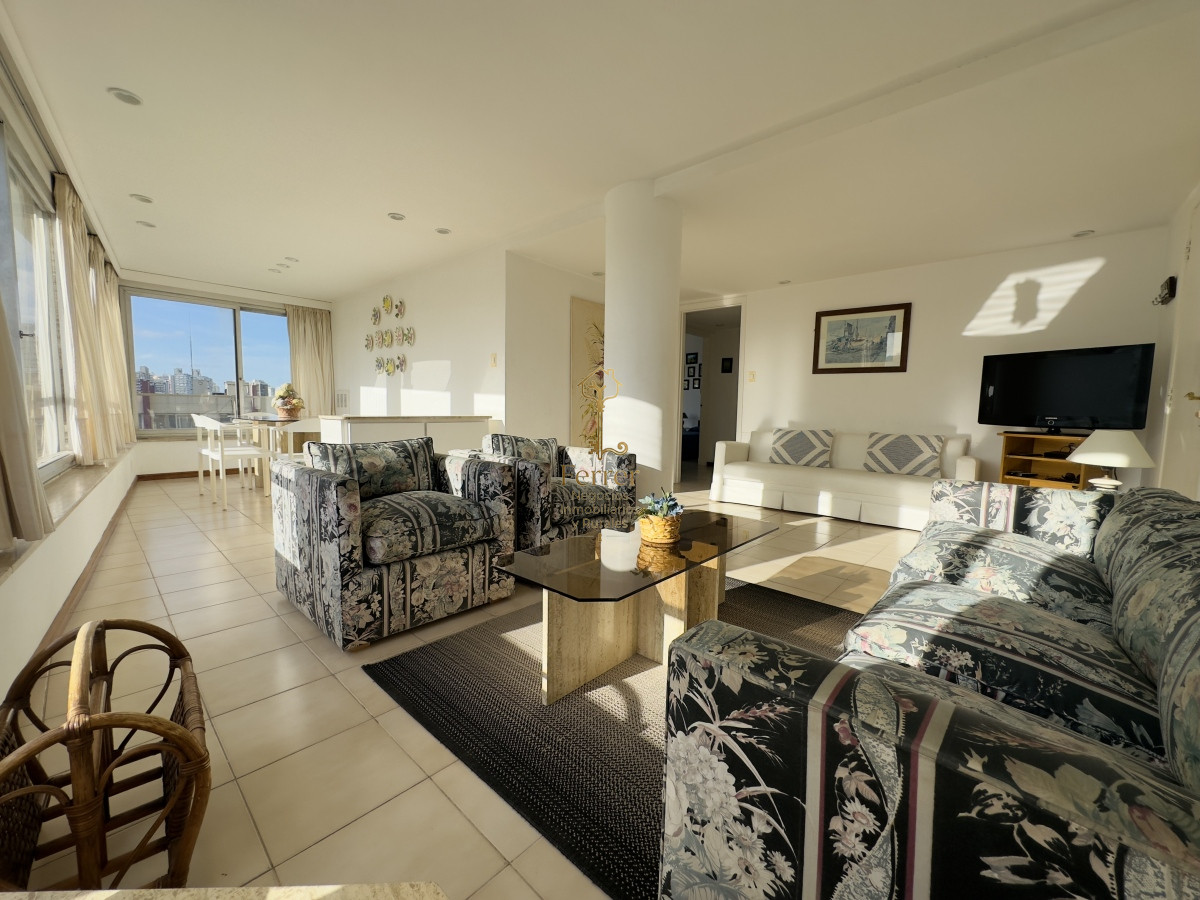 Apartamento ID.760 - Apartamento en venta, dos dormitorios, 2 baños, peninsula.