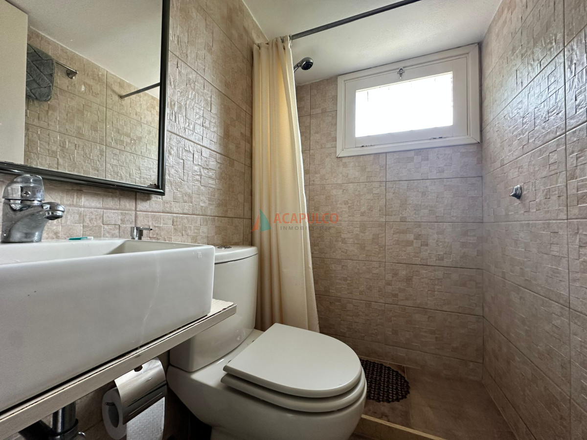 Casa Ref.4611/Casa-de-3-dormitorios-en-alquiler-en-Punta-del-Este - Casa de 3 dormitorios en alquiler en Punta del Este