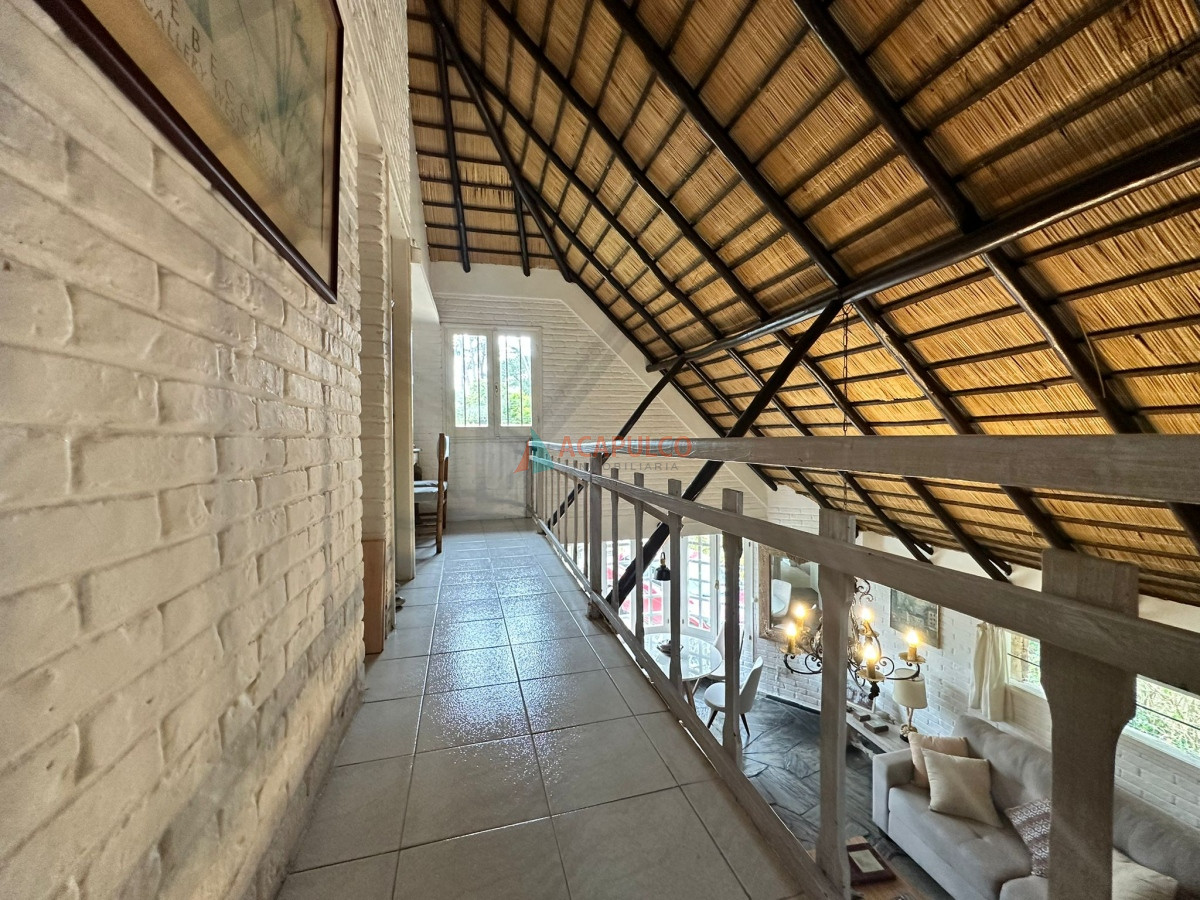 Casa Ref.4611/Casa-de-3-dormitorios-en-alquiler-en-Punta-del-Este - Casa de 3 dormitorios en alquiler en Punta del Este