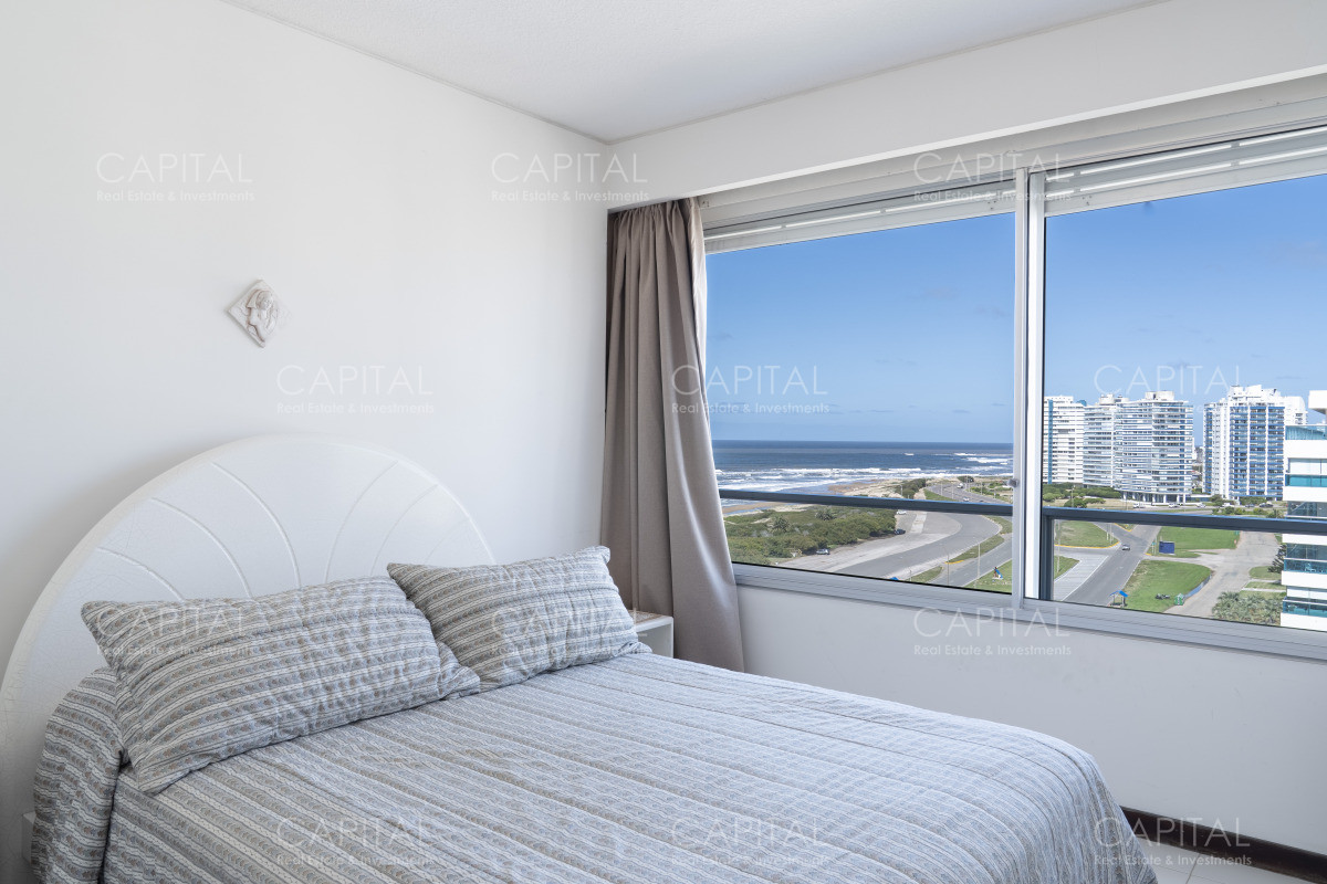 Apartamento ID.34888 - Venta de apartamento de 3 dormitorios y dep. de servicio en Punta del Este