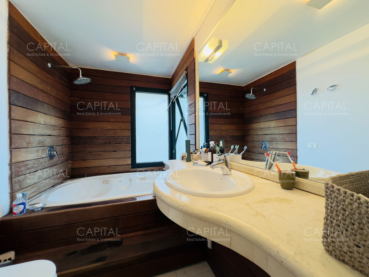 Apartamento ID.37145 - Venta de apartamento pent house frente a playa brava