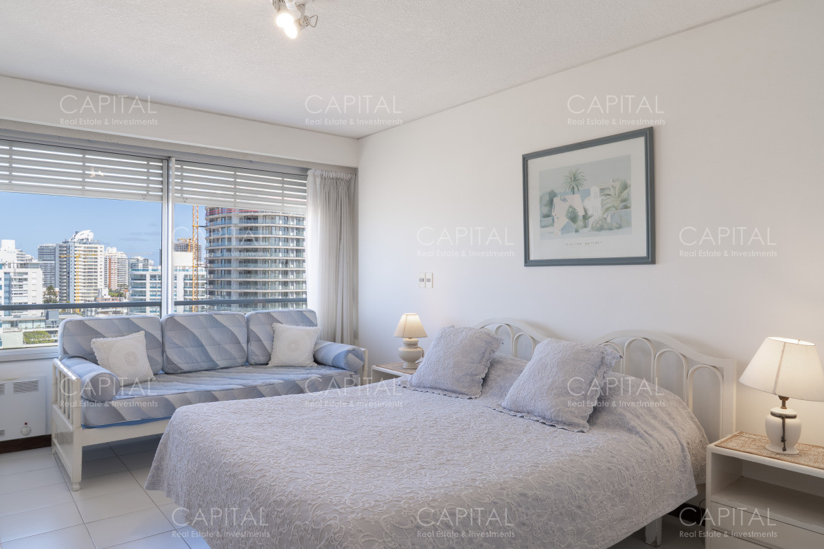 Apartamento ID.34888 - Venta de apartamento de 3 dormitorios y dep. de servicio en Punta del Este