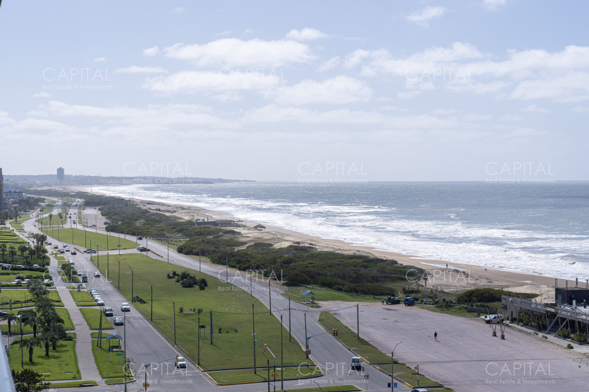 Apartamento ID.34888 - Venta de apartamento de 3 dormitorios y dep. de servicio en Punta del Este