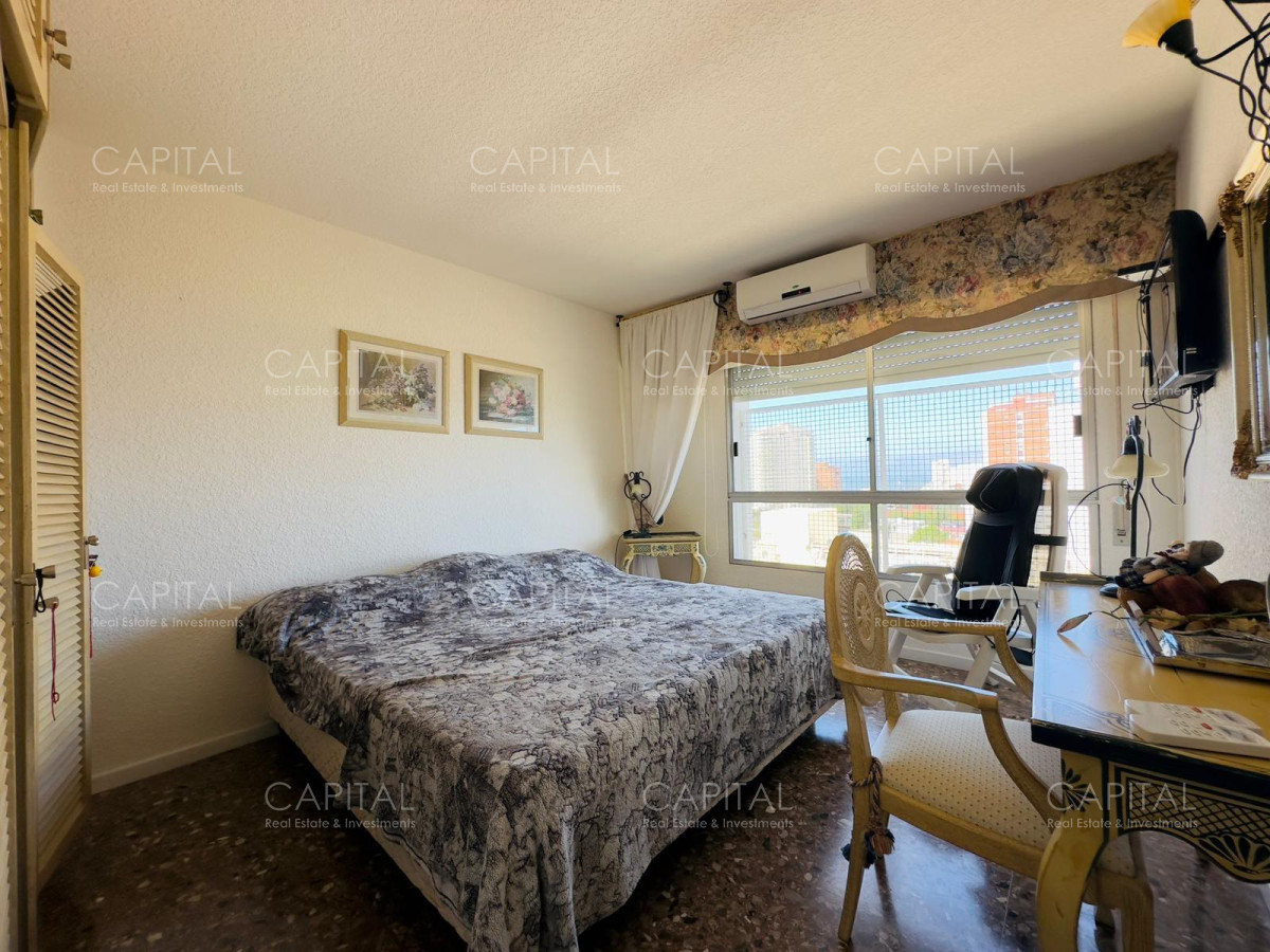 Apartamento ID.37689 - Malecon reciclado, primera linea playa mansa, 3 dormitorios, 1 suite.