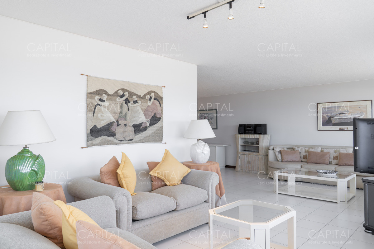 Apartamento ID.34888 - Venta de apartamento de 3 dormitorios y dep. de servicio en Punta del Este