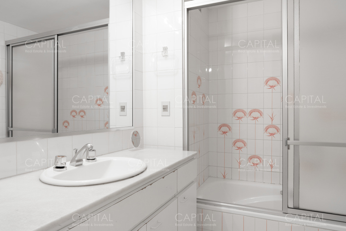 Apartamento ID.34888 - Venta de apartamento de 3 dormitorios y dep. de servicio en Punta del Este