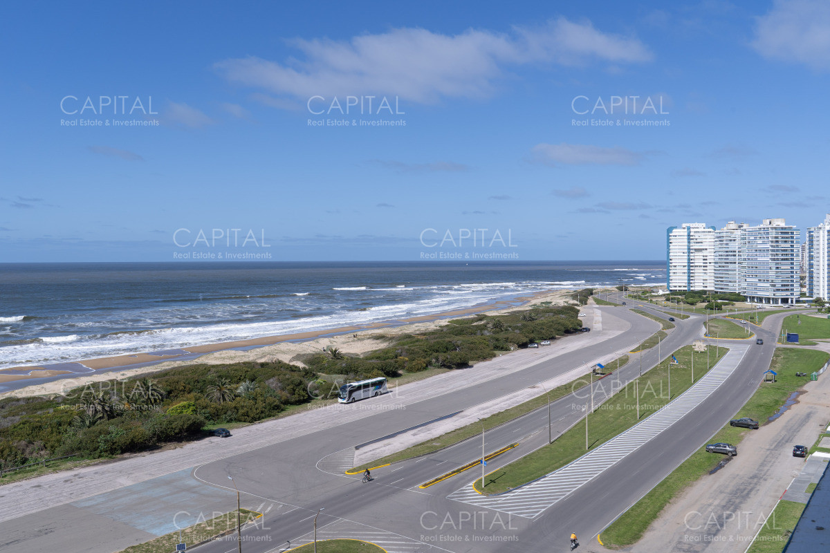 Apartamento ID.34888 - Venta de apartamento de 3 dormitorios y dep. de servicio en Punta del Este