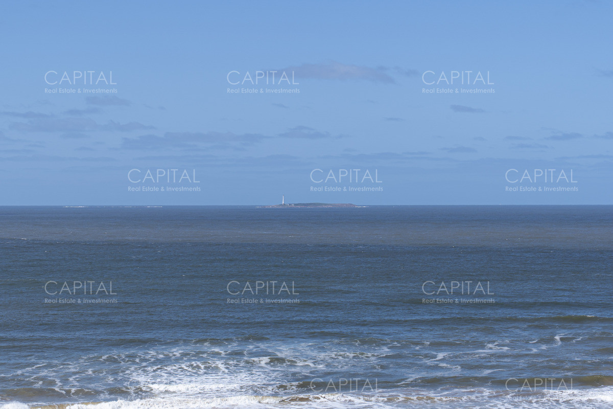 Apartamento ID.34888 - Venta de apartamento de 3 dormitorios y dep. de servicio en Punta del Este
