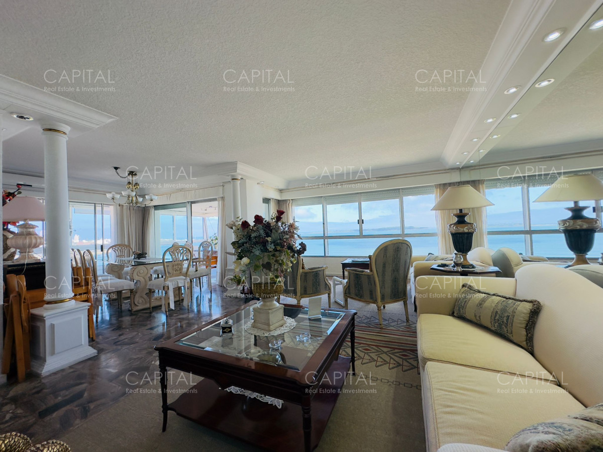 Apartamento ID.37689 - Malecon reciclado, primera linea playa mansa, 3 dormitorios, 1 suite.