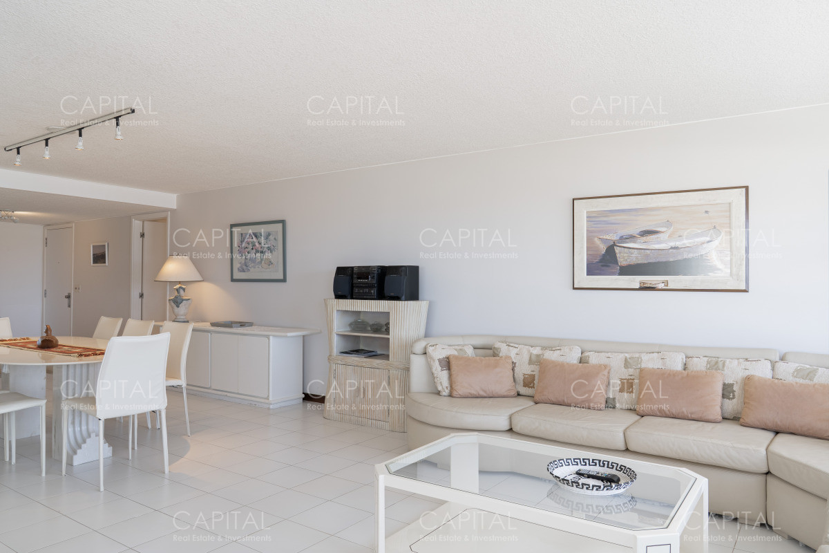 Apartamento ID.34888 - Venta de apartamento de 3 dormitorios y dep. de servicio en Punta del Este