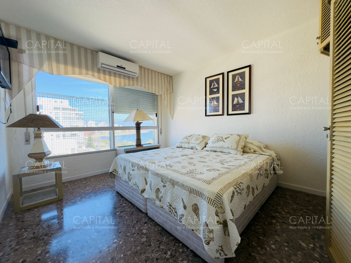 Apartamento ID.37689 - Malecon reciclado, primera linea playa mansa, 3 dormitorios, 1 suite.
