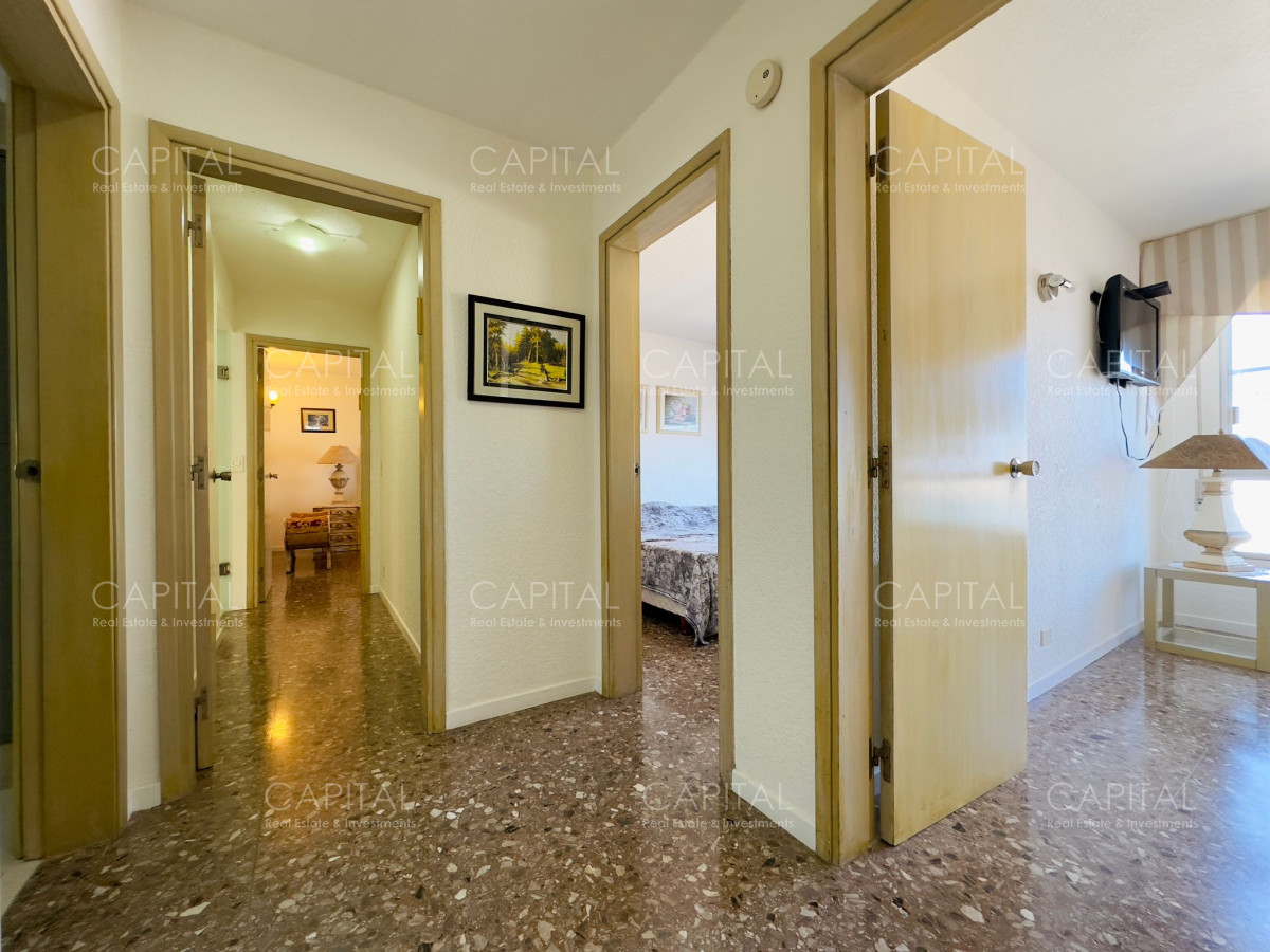 Apartamento ID.37689 - Malecon reciclado, primera linea playa mansa, 3 dormitorios, 1 suite.