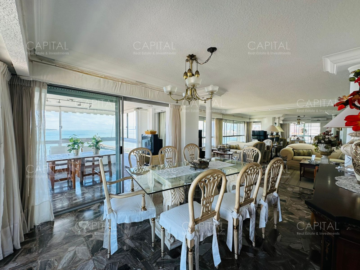 Apartamento ID.37689 - Malecon reciclado, primera linea playa mansa, 3 dormitorios, 1 suite.