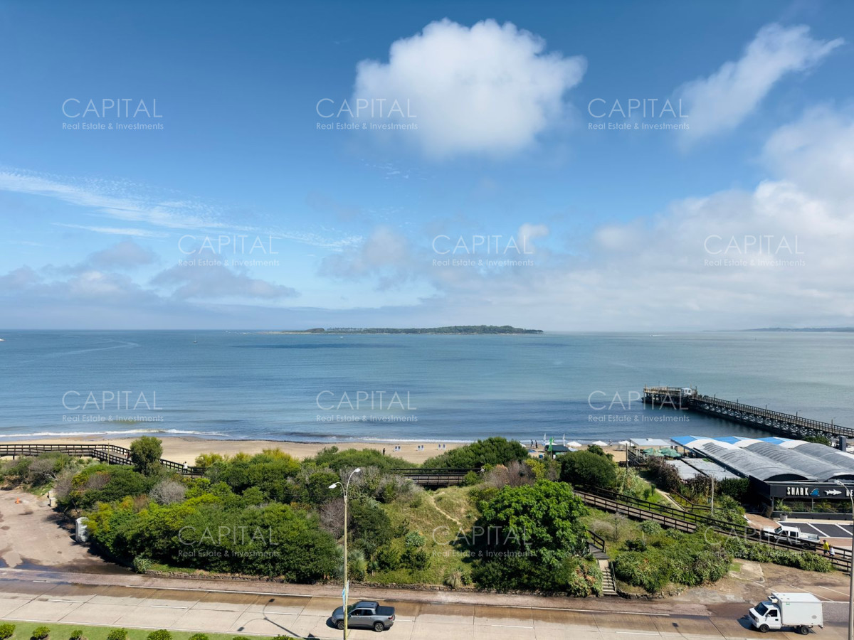 Apartamento ID.37689 - Malecon reciclado, primera linea playa mansa, 3 dormitorios, 1 suite.