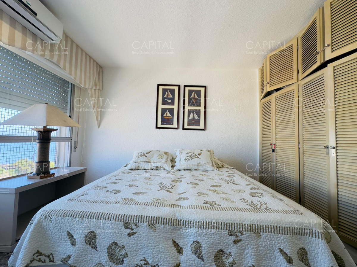 Apartamento ID.37689 - Malecon reciclado, primera linea playa mansa, 3 dormitorios, 1 suite.