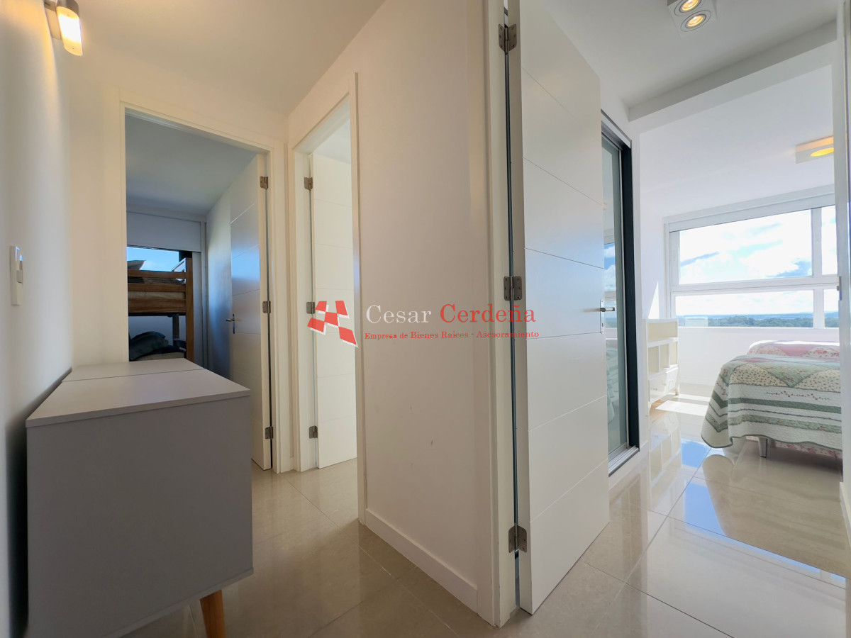 Apartamento ID.1876 - Penthouse en VENTA, 3 dormitorios en suite + Dependencia, vista 180°.