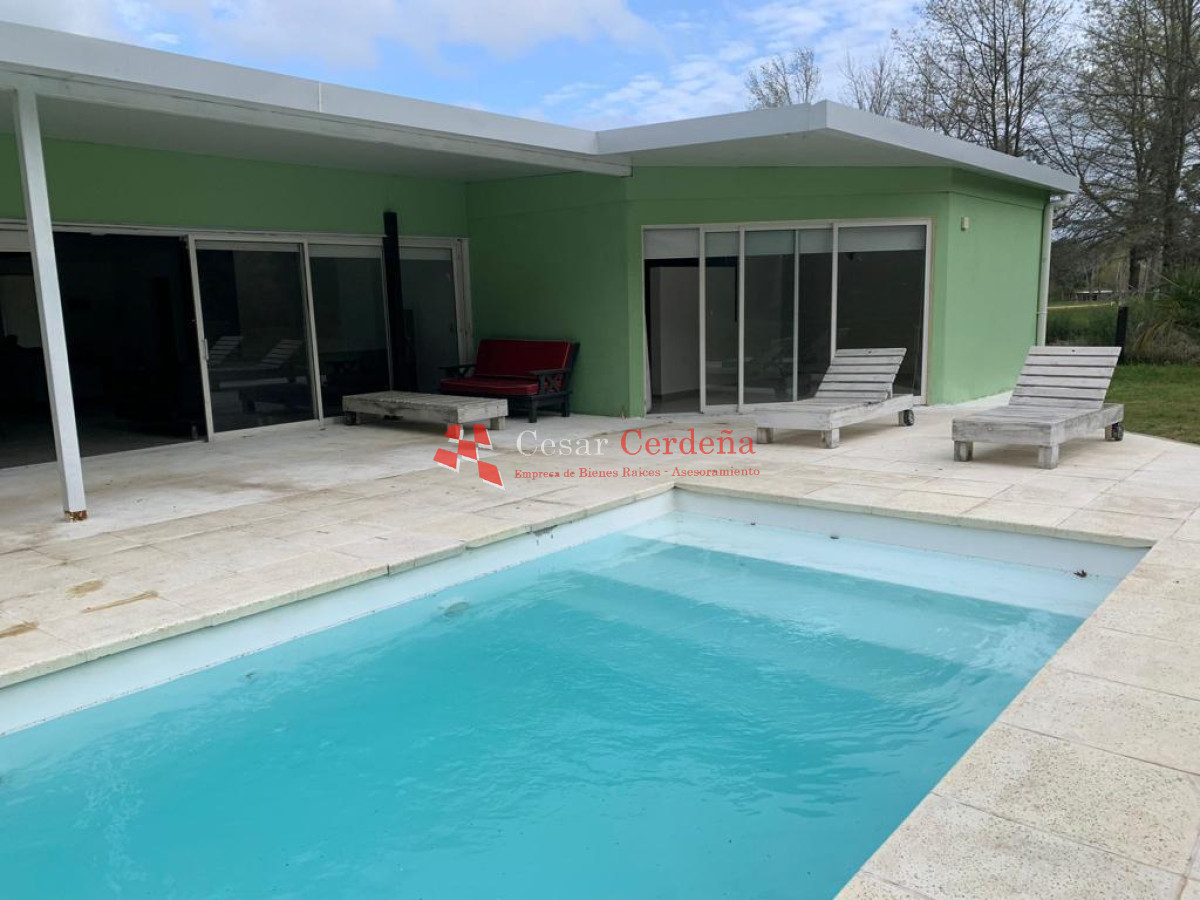 Casa ID.1782 - Casa en venta de 4 dormitorios en Punta del Este