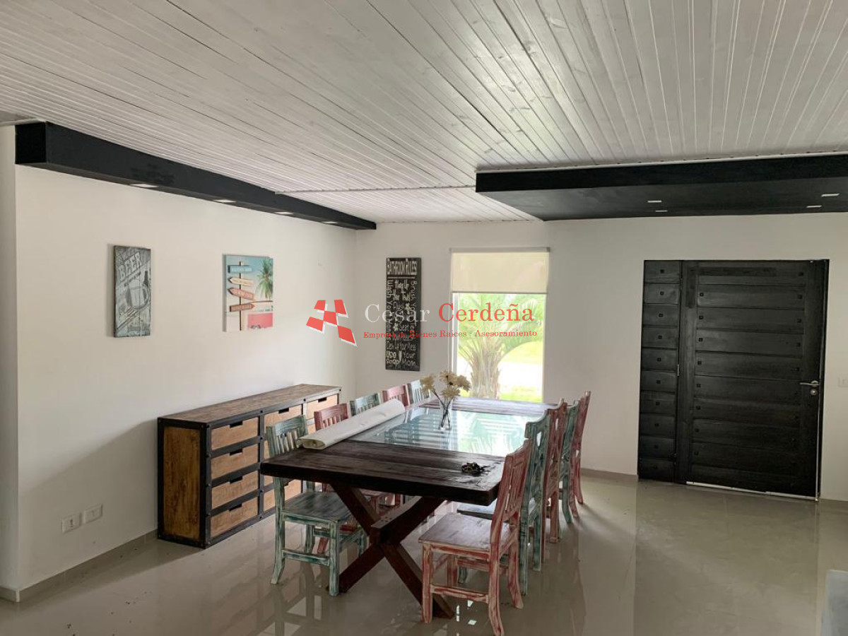 Casa ID.1782 - Casa en venta de 4 dormitorios en Punta del Este