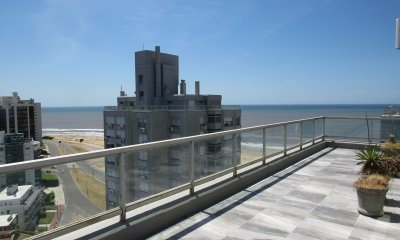 Alquiler y venta de apartamento de dos dormitorios en Punta del Este