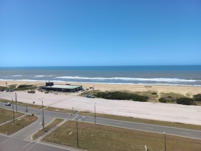 Alquiler de apartamento de tres dormitorios y dependencia en Punta del Este - BZA165323A