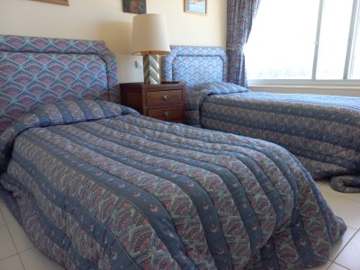 Alquiler de apartamento de tres dormitorios y dependencia en Punta del Este - BZA165323A