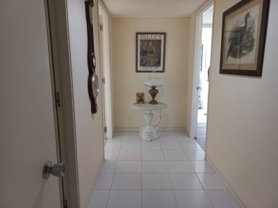 Alquiler de apartamento de tres dormitorios y dependencia en Punta del Este - BZA165323A