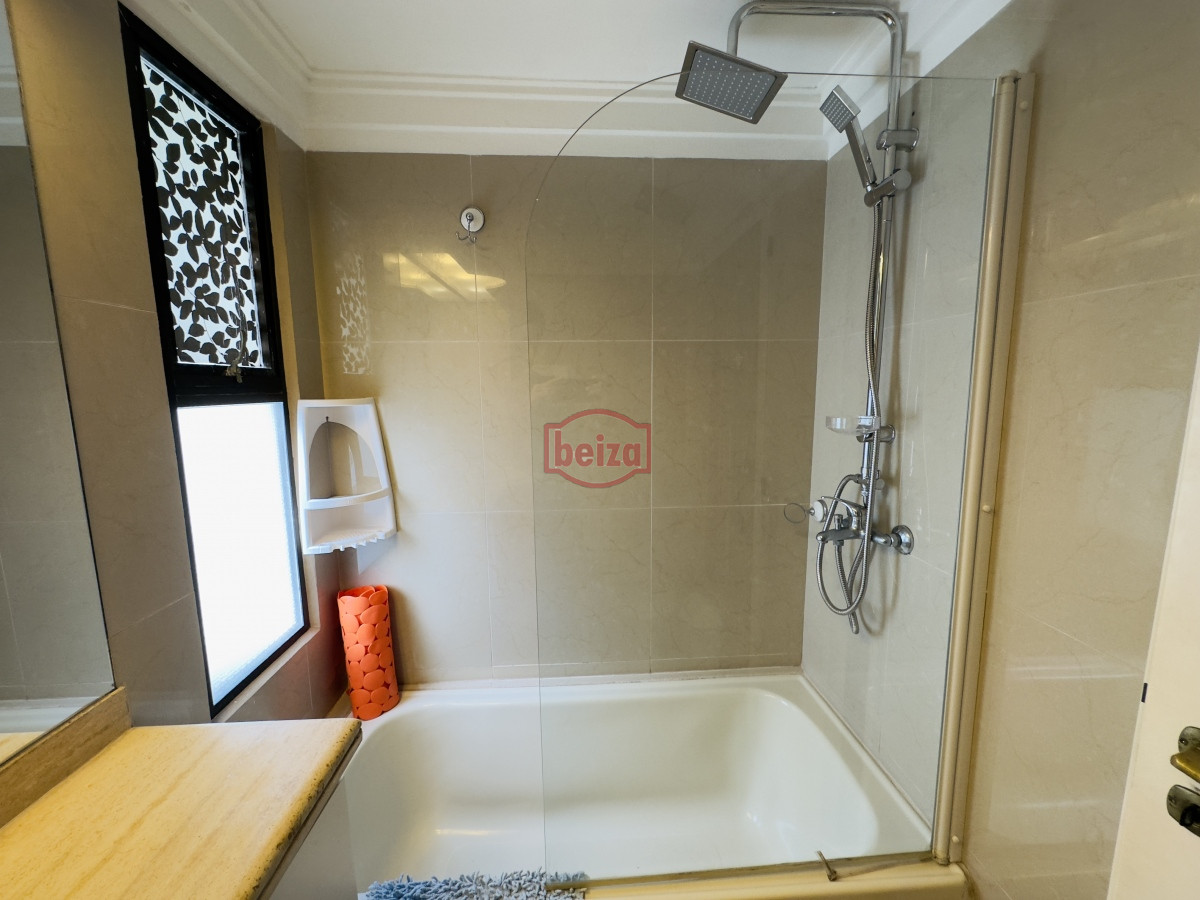 Apartamento ID.167012/Hermoso-apartamento-de-2-dormitorios-y-2-baños - Apartamento en venta, 3 dormitorios, vista al mar, primera linea, playa mansa.