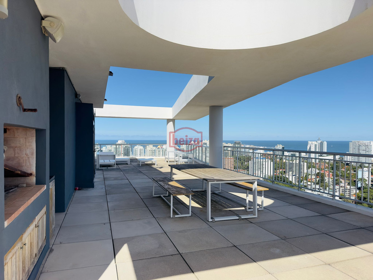 Apartamento ID.166245/Vende-excelente-departamento-3-dormitorios-en-Tunquelen-,-Playa-Mansa,-Punta-del-este - Penthouse en VENTA, 3 dormitorios en suite + Dependencia, vista 180°.