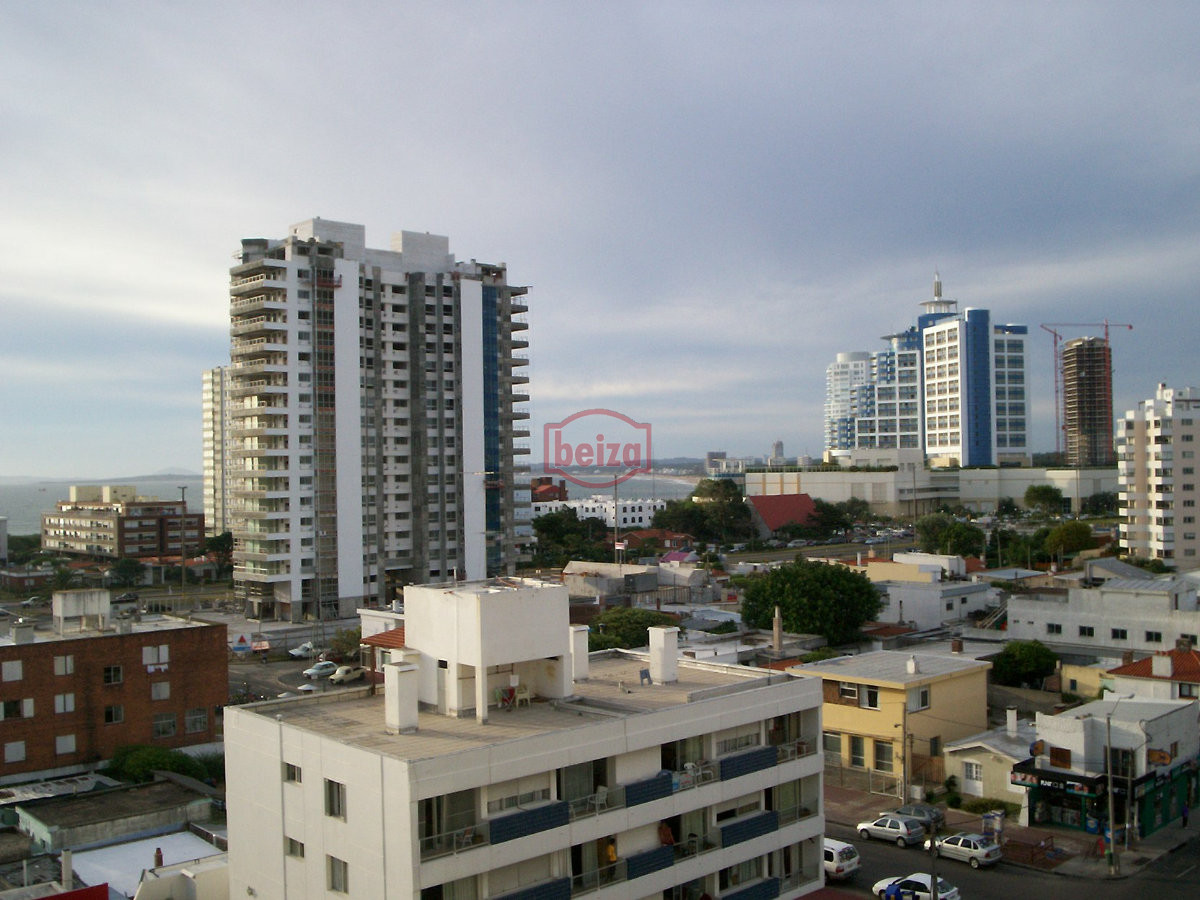 Apartamento ID.166098/venta-apartamento-en-Av.-Roosevelt.-3-dormitorios. - Apartamento de dos dormitorios en venta en Punta del Este