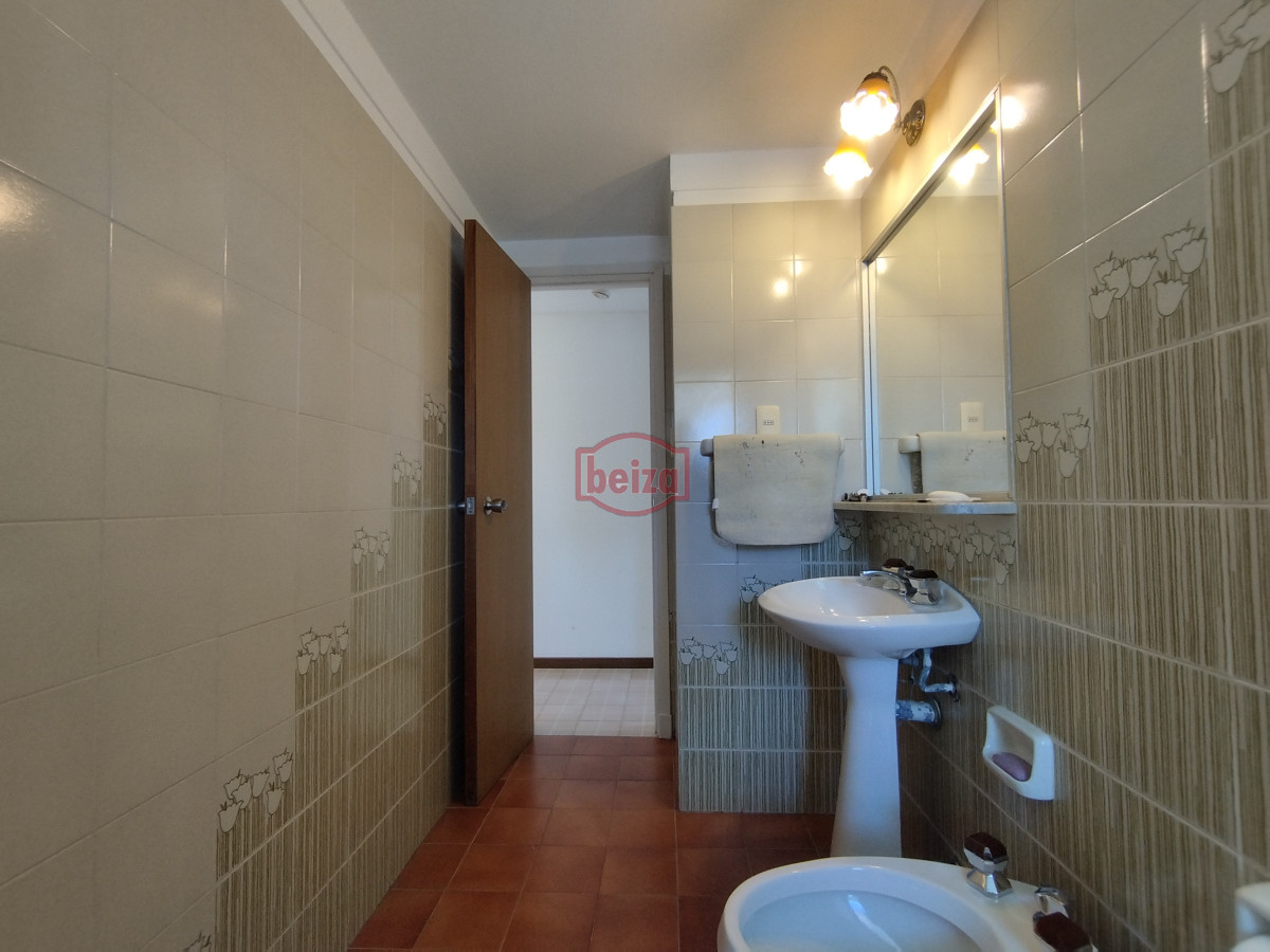 Apartamento ID.167045/Gran-departamento-de-1-dormitorio-en-venta -  Alquiler y venta de apartamento de dos dormitorios en Punta del Este