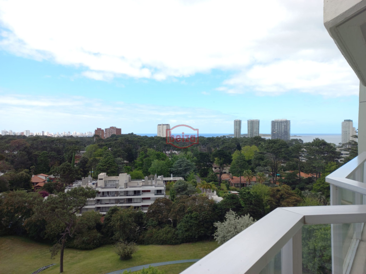 Apartamento ID.165419/Brava-,A-una-cuadra-de-la-Brava-3-dormit - Venta de apartamento de dos dormitorios en Punta del Este