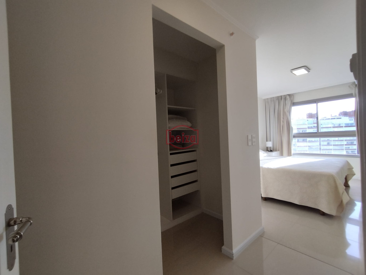Apartamento ID.166998/Excelente-ubicacion-,-a-2-cuadras-mar -  Apartamento en venta en playa brava de Punta del Este